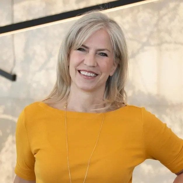 Gayle Seay headshot