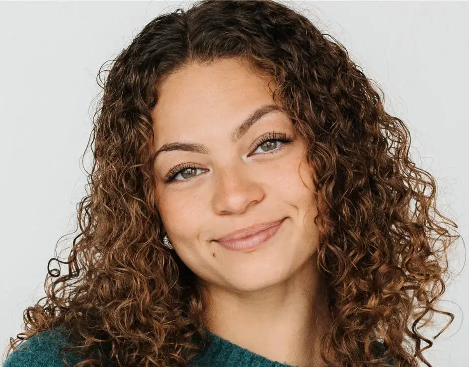Mya Saulters headshot